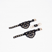 Черные кожаные наручники с клепками, кольцами и золотистой фурнитурой - Crazy Handmade - купить с доставкой в Калуге