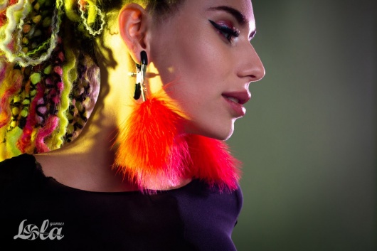 Зажимы на соски с красным пухом Euphoric - Lola Games - купить с доставкой в Калуге