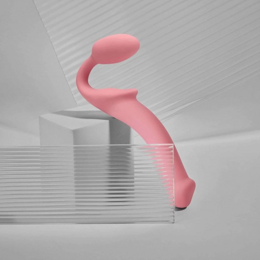 Розовый безремневой страпон Strap-on-me Semi-Realistic Bendable Strap-On size L - Strap-on-me - купить с доставкой в Калуге