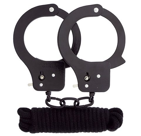 Чёрные наручники из листового металла в комплекте с веревкой BONDX METAL CUFFS LOVE ROPE SET - Dream Toys - купить с доставкой в Калуге